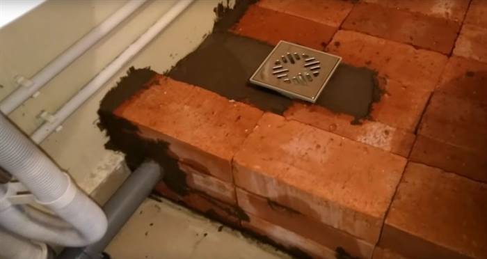 Душова в дерев'яному будинку на дачі: як зробити своїми руками