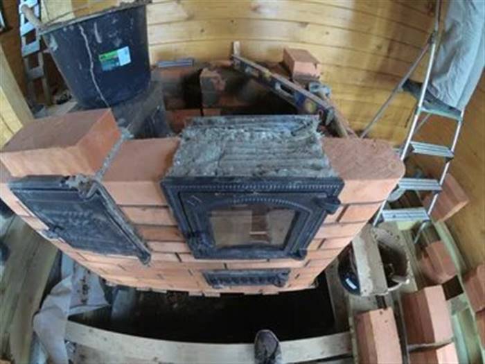 Як зробити мангал із цегли з казаном своїми руками на дачі
