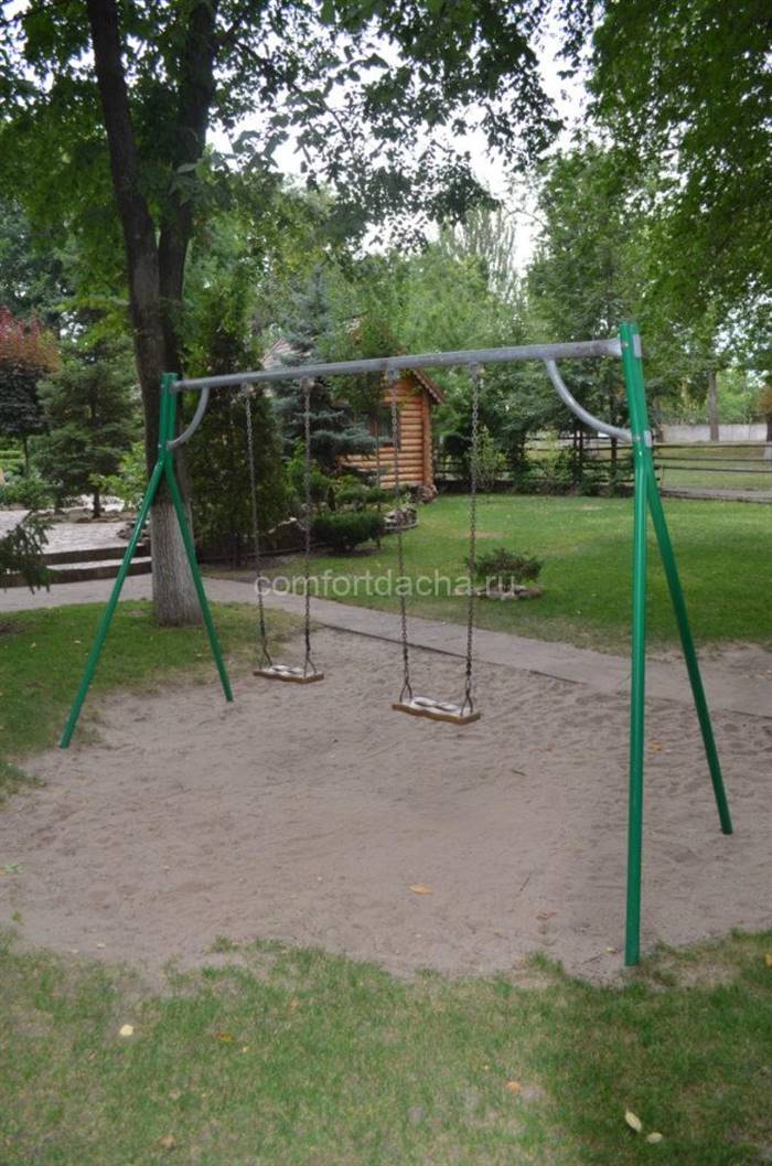Дитячий майданчик у дворі приватного будинку своїми руками