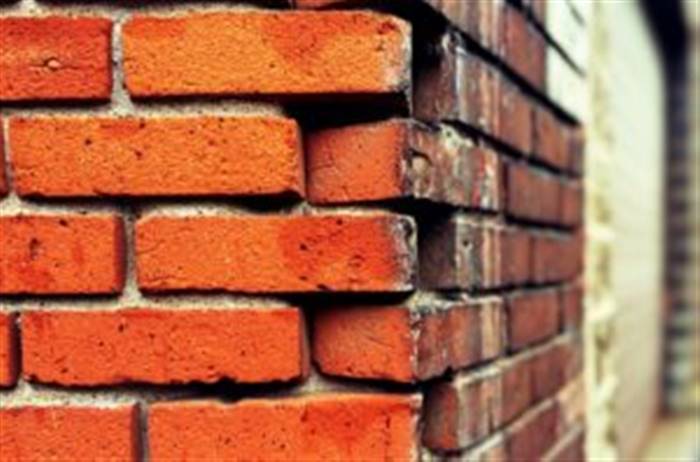 Як зробити мангал із коптильнею з цегли своїми руками на дачі
