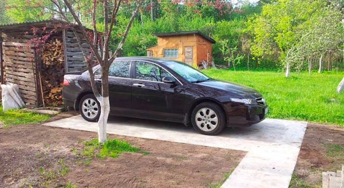 Майданчик під автомобіль на дачі - як зробити своїми руками Майданчик під автомобіль на дачі - як зробити своїми руками