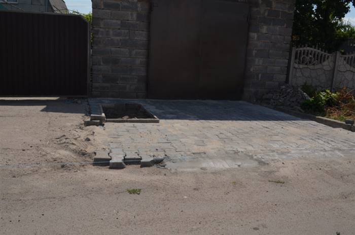 Майданчик під автомобіль на дачі - як зробити своїми руками Майданчик під автомобіль на дачі - як зробити своїми руками