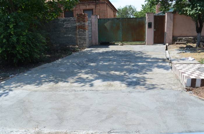 Майданчик під автомобіль на дачі - як зробити своїми руками Майданчик під автомобіль на дачі - як зробити своїми руками